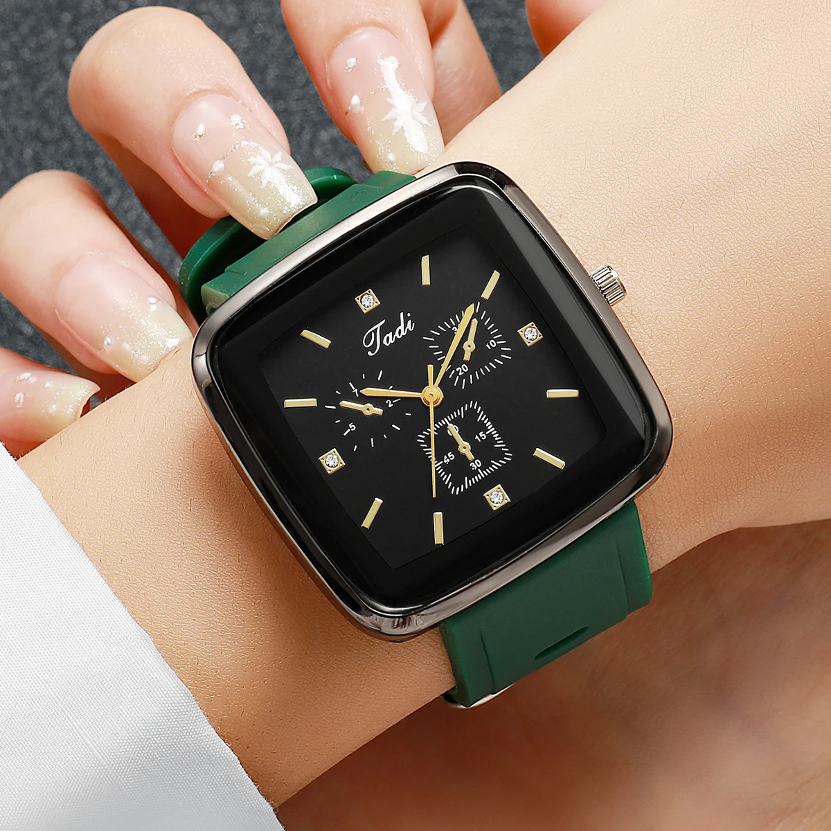 Fashion Rhinestone Square Wome - Silicone Band Women 评论和价格