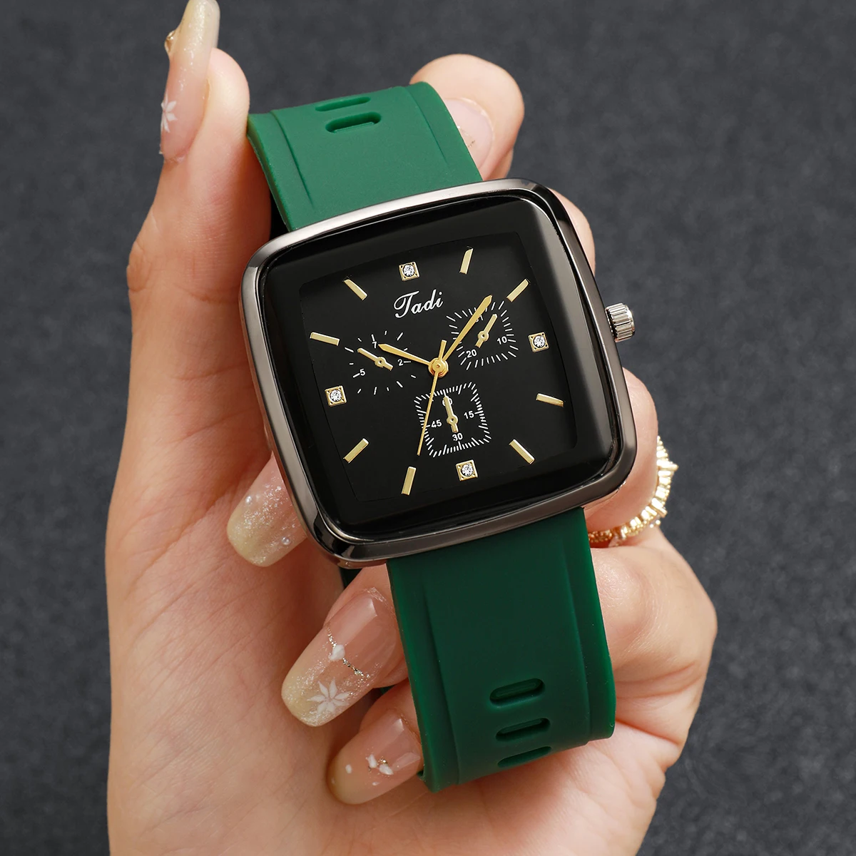 Fashion Rhinestone Square Wome - Silicone Band Women 评论和价格